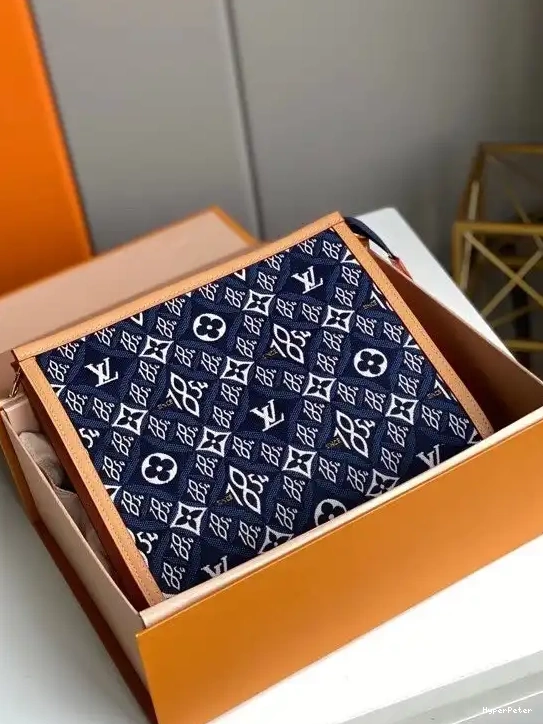 TOILETRY 1854 26 POUCH VUITTON SINCE LOUIS 0612